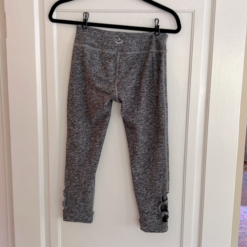 Beyond Yoga Gray space dye leggings.  Cut out detailing on leg